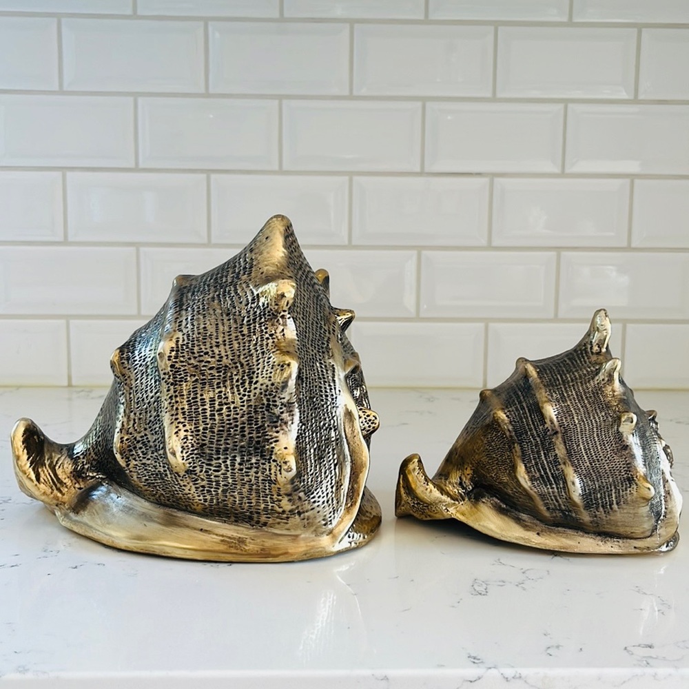 Place & Time Large Ceramic Conch Shell Gold - Picture 14 of 15